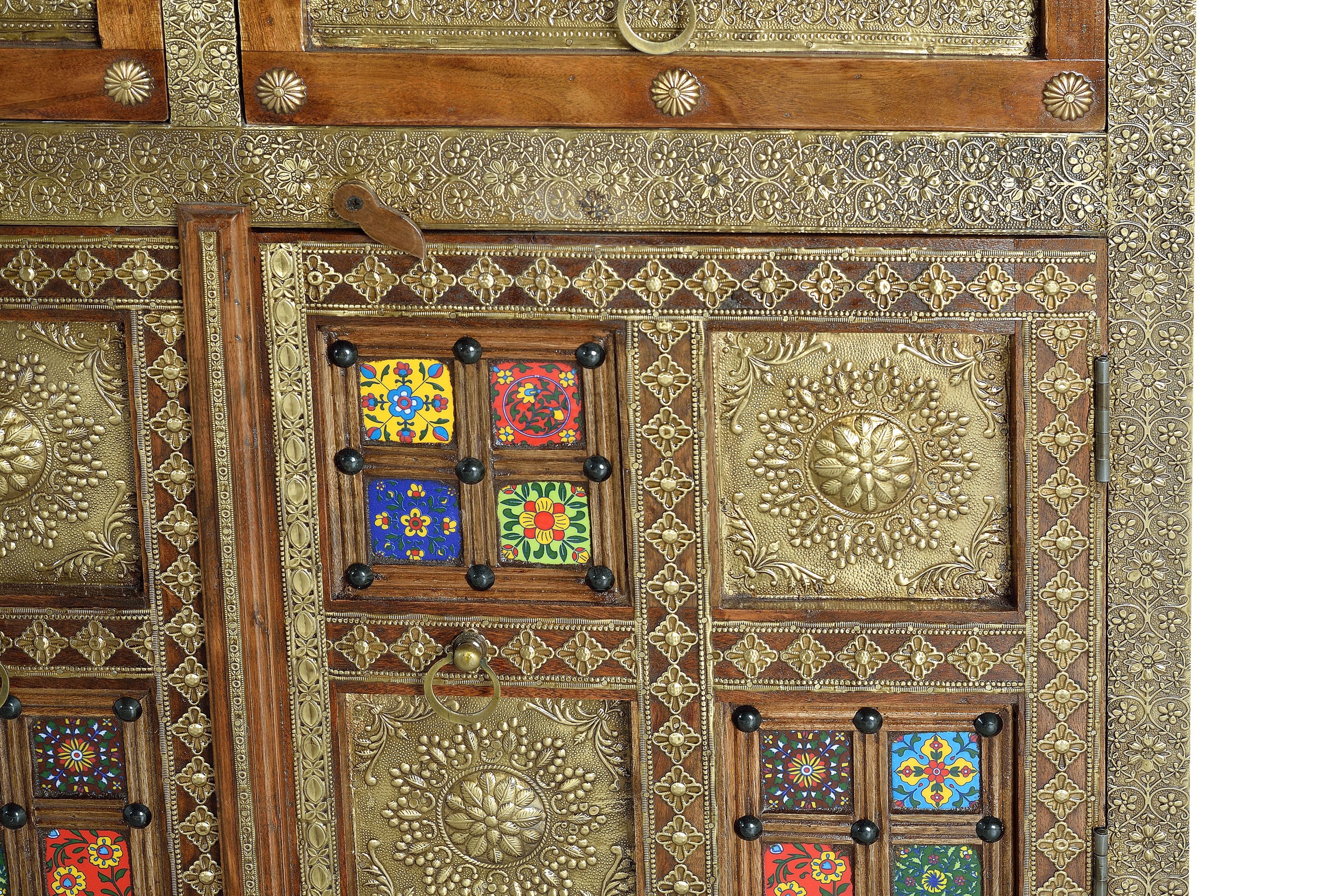 Шкаф из акации с распашными дверцами и ящиками Giner y Colomer Benìn ARCH-00102126 - Вид №6