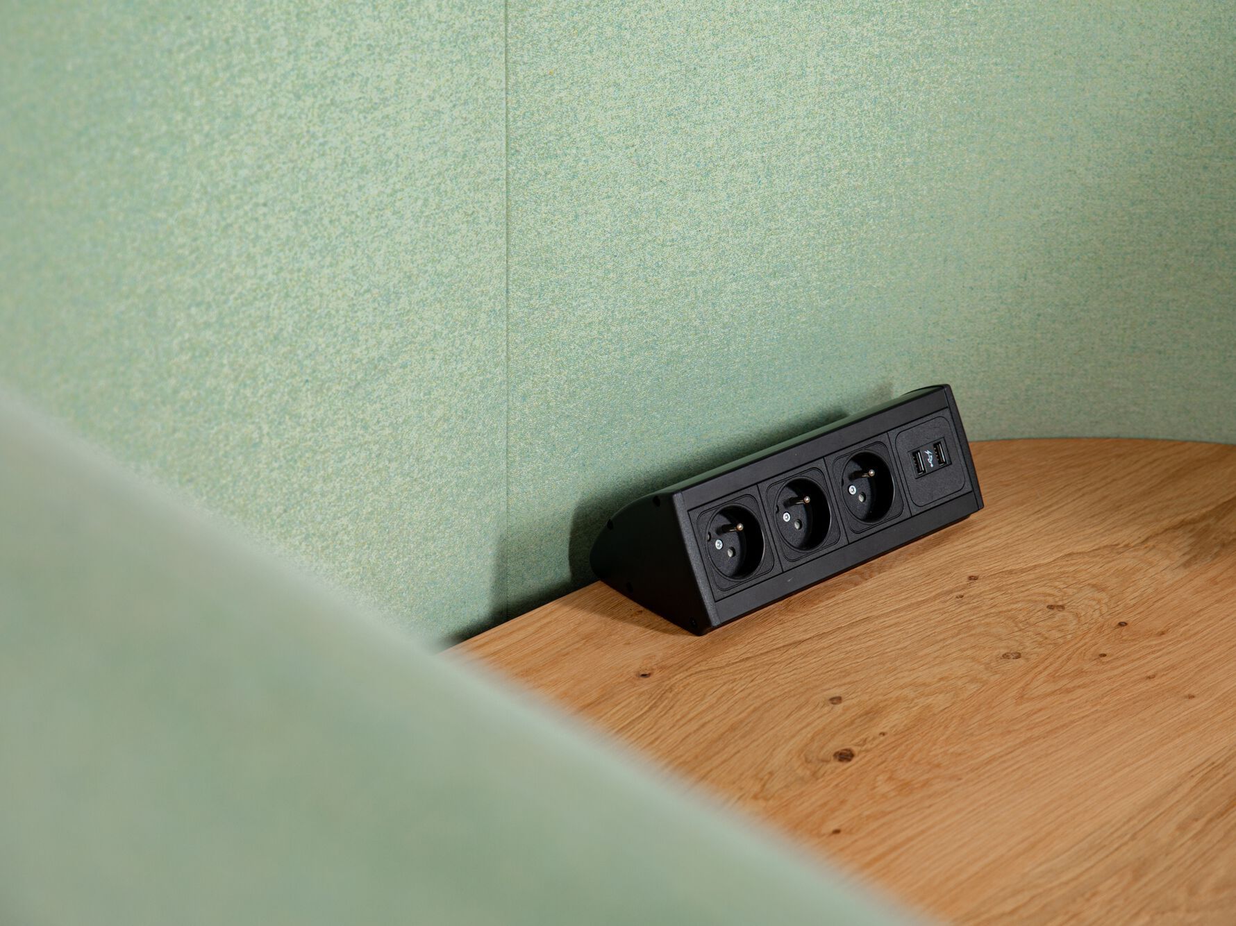 Стол со звукопоглощающими перегородками BuzziSpace BuzziHug Work ARCH-00069800 - Вид №12