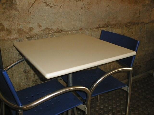 Ondulina Design Квадратный стол из Corian® sun-id-1363433 - Вид №1