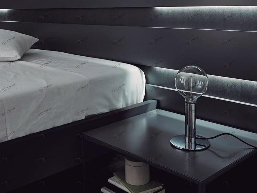 Aromas del Campo Прикроватная лампа из металла с фиксированным плечом Less S1171