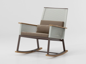 Кресло-качалка для сада