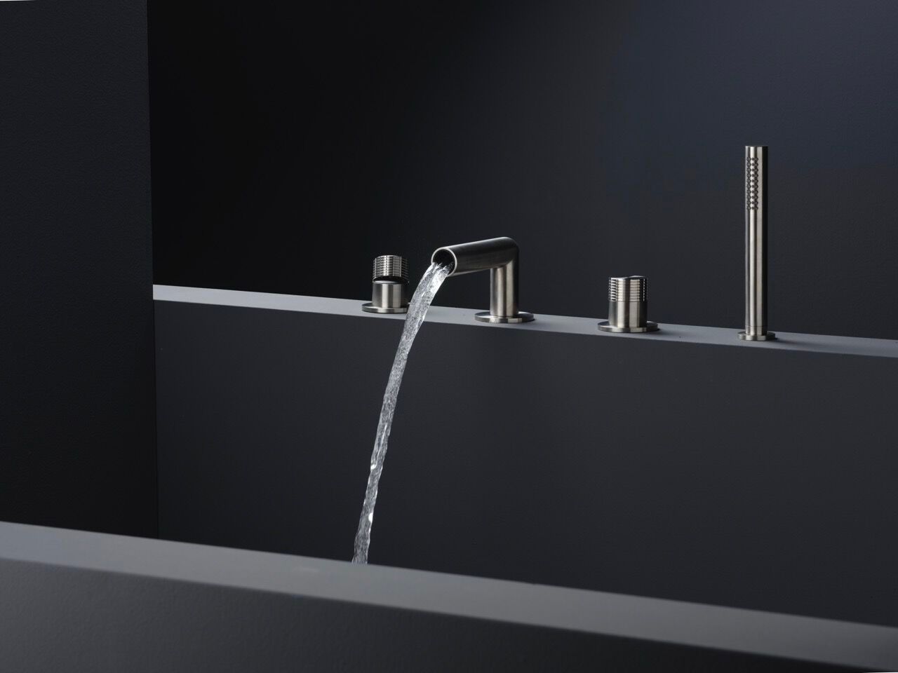 Смеситель для ванны с 4 отверстиями из нержавеющей стали с ручным душем BEAMTECH App ARCH-00070290 - Вид №1