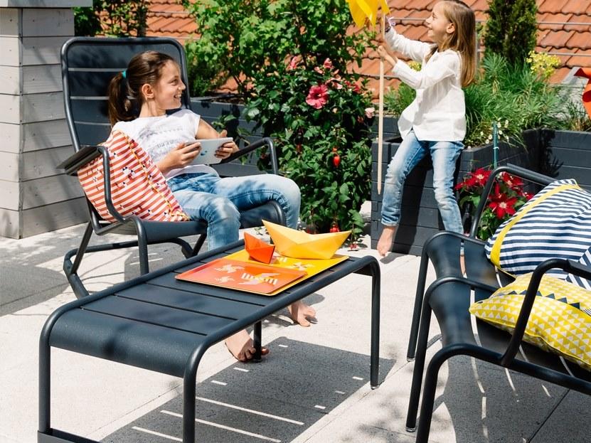 Fermob Садовое кресло-качалка из алюминия с подлокотниками Luxembourg 4166 - Вид №4