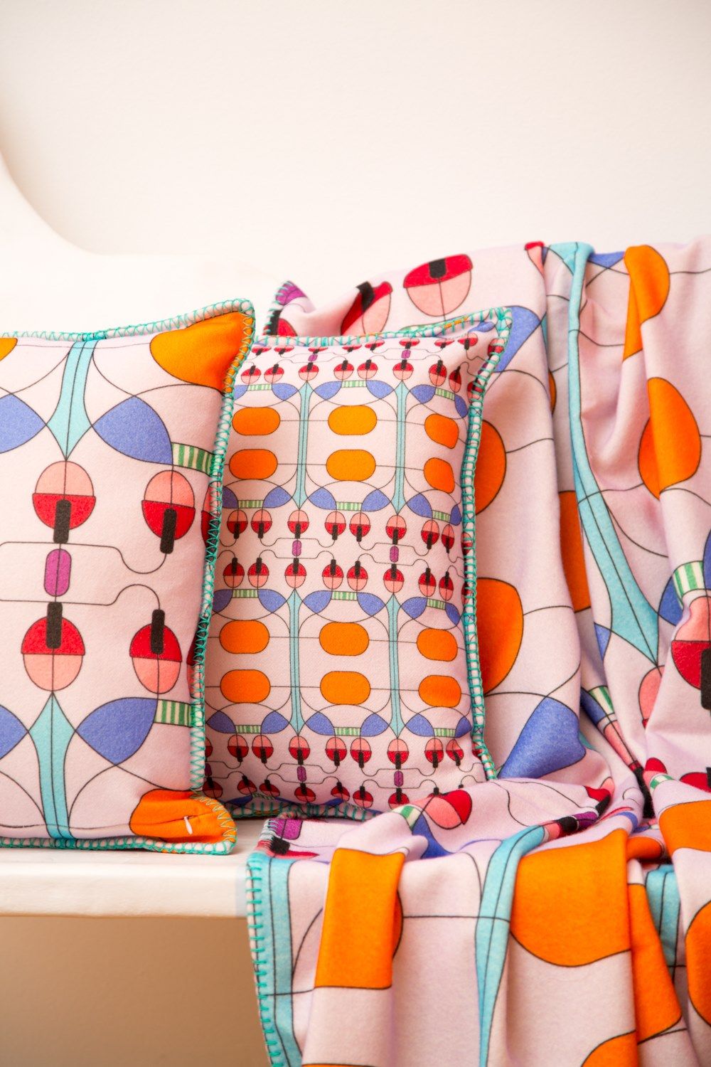 Многоцветный плед с графическим рисунком из мериносовой шерсти Lanerossi Колокольчик ARCH-00050486 - Вид №7