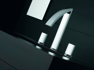 Смеситель для раковины с 3 отверстиями