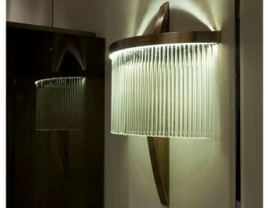 HUGUES CHEVALIER Настенный светильник из стекла отраженного света Haussmann Tvo 4894