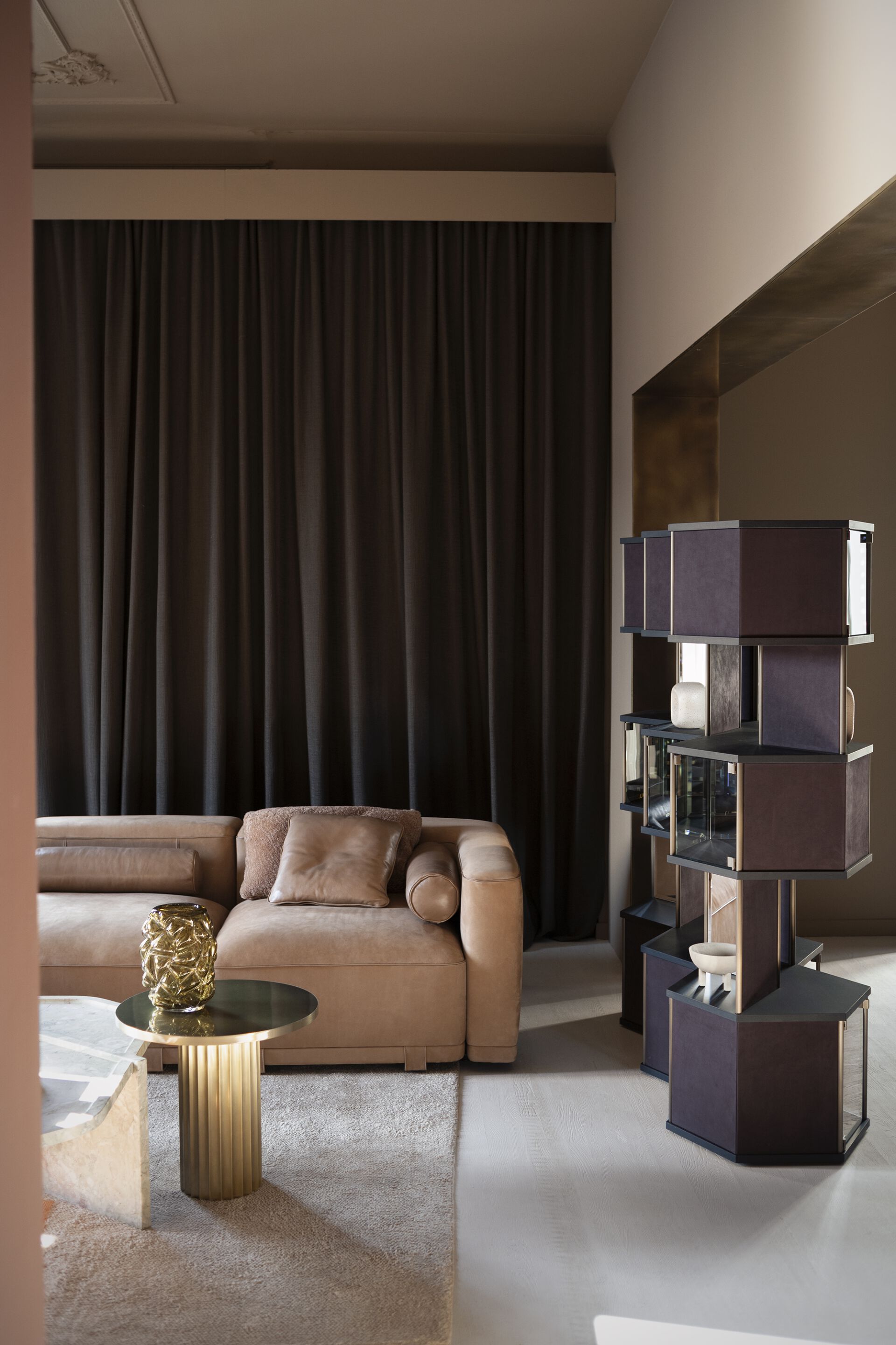 Книжный шкаф с двусторонним напольным покрытием Baxter HIVE ARCH-00045786 - Вид №2