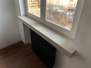 Утепленный внутренний подоконник из керамогранита