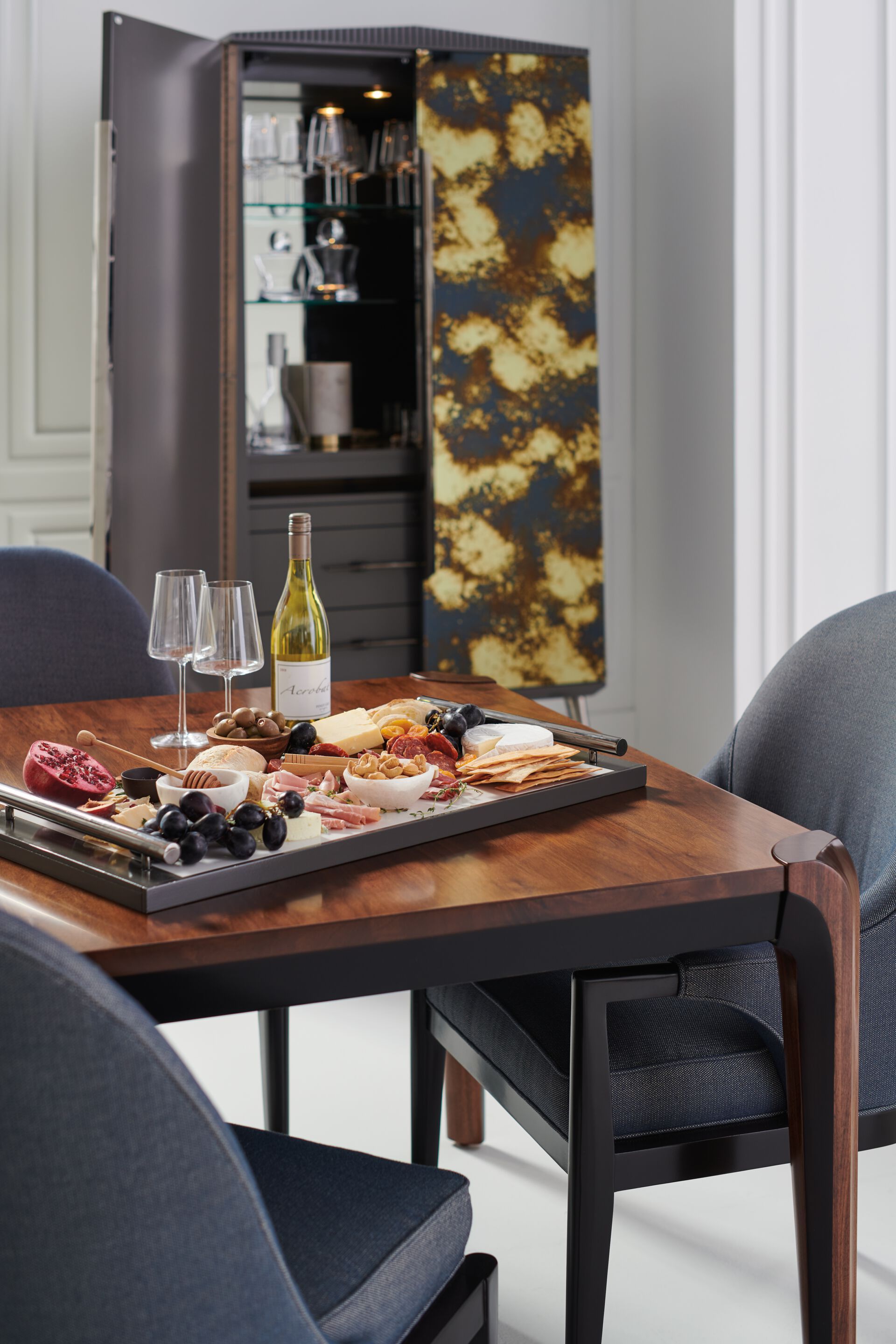 Выдвижной обеденный стол из грецкого ореха Caracole ROOM FOR MORE ARCH-00141301 - Вид №3