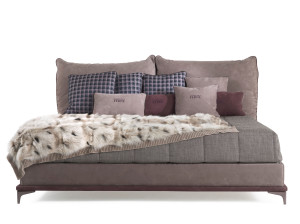 Кожаная мягкая кровать