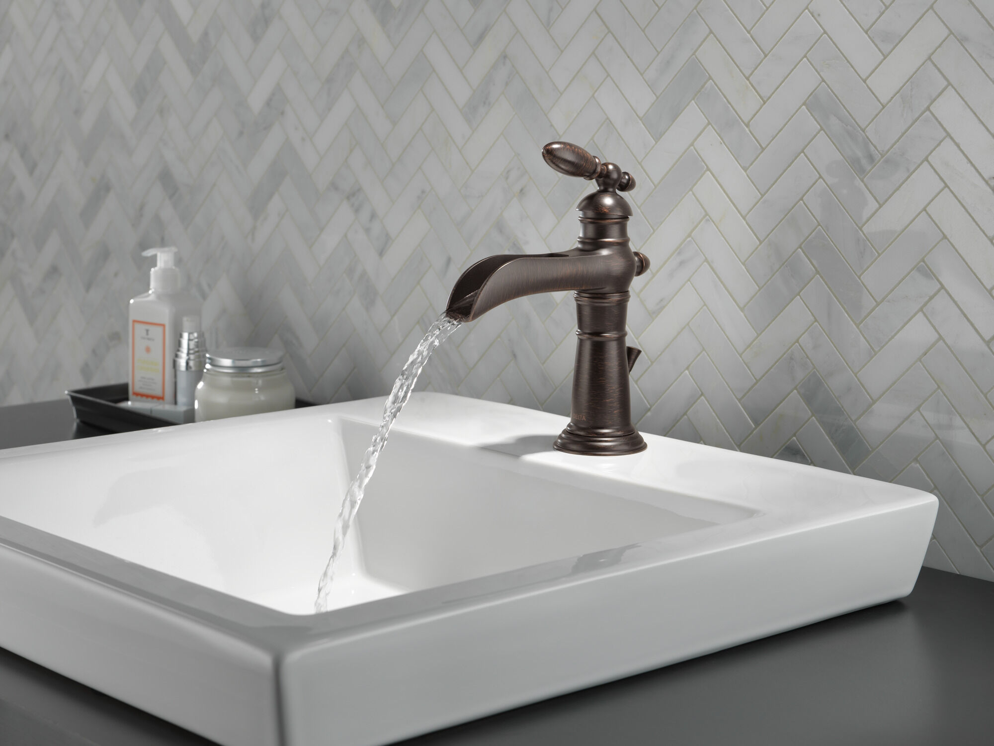 554LF-RB Смеситель для ванной комнаты с одной ручкой Delta Faucet Victorian Венецианская бронза - Вид №5