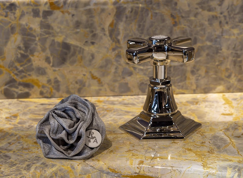 Настенный смеситель для раковины с 3 отверстиями Park Avenue Crowe ARCH-00039785 - Вид №1