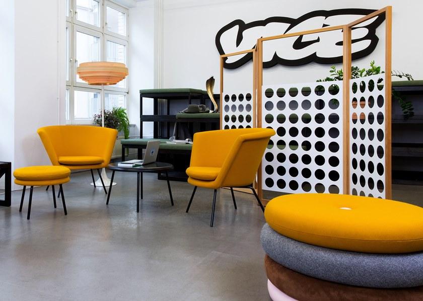 Richard Lampert Круглый журнальный столик из стали и дерева Tom sun-id-1482373 - Вид №2