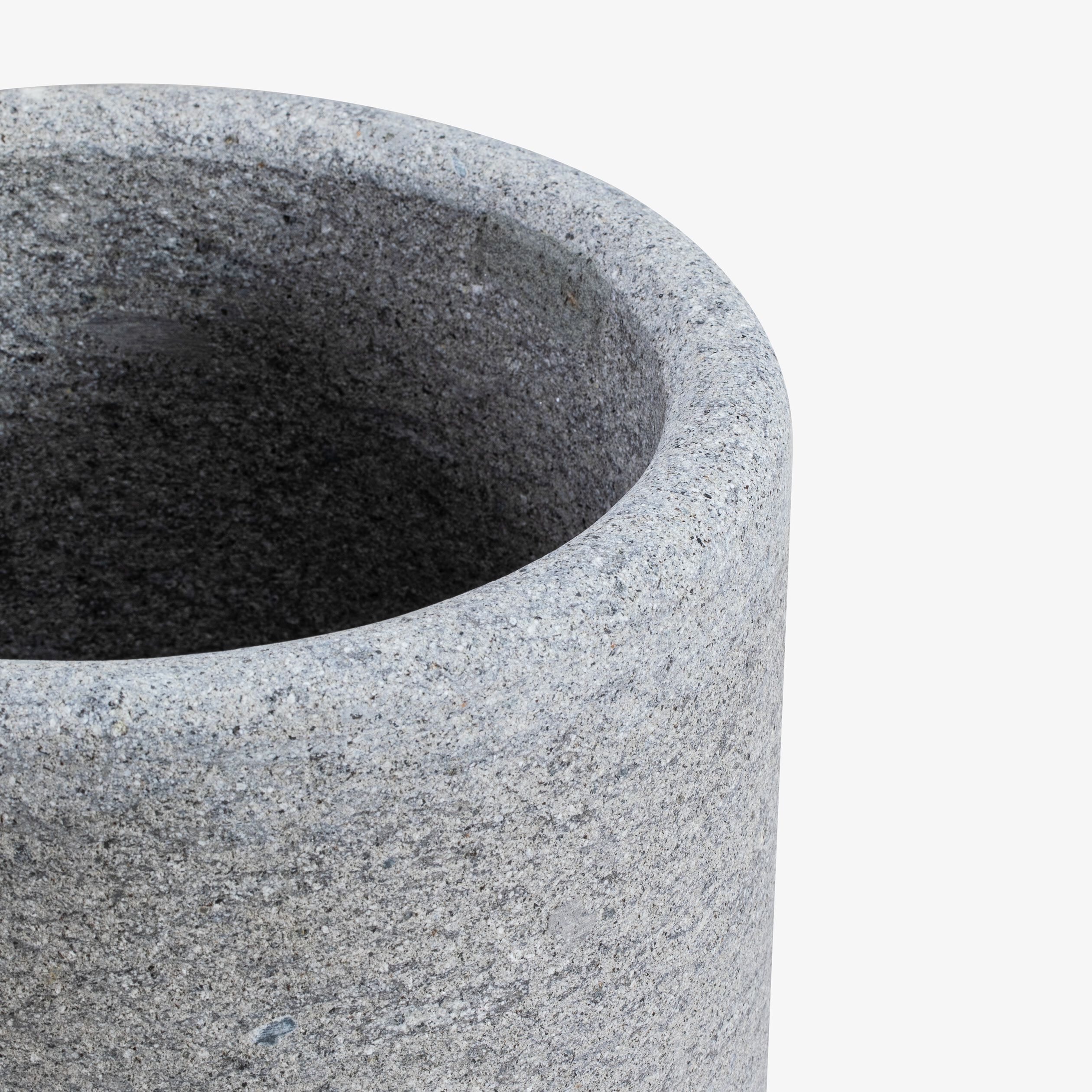 Круглый садовый горшок из пеперино VELTHA® Lapis ARCH-00047464 - Вид №7