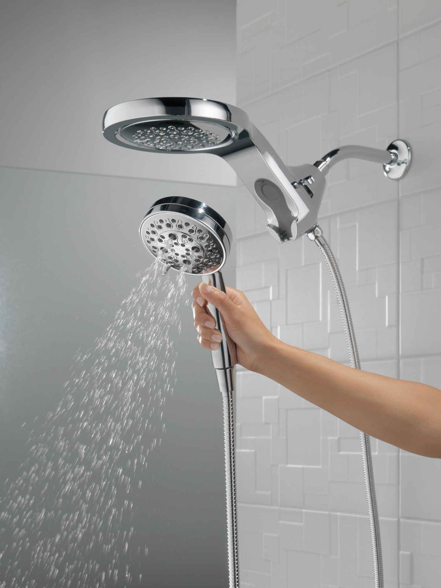 58680-25 HydroRain® H2Okinetic® 5-регулировочная душевая лейка два в одном Delta Faucet Universal Showering Хром  - Вид №8