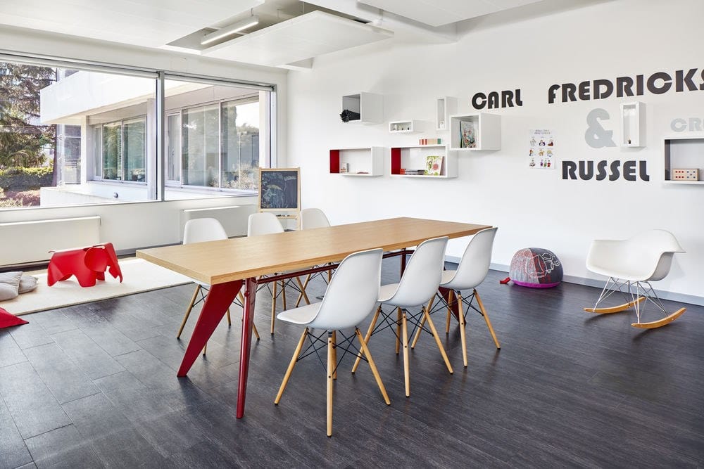 Мягкое тканевое кресло-качалка с подлокотниками VITRA Eames Plastic Chair ARCH-00023828 - Вид №7