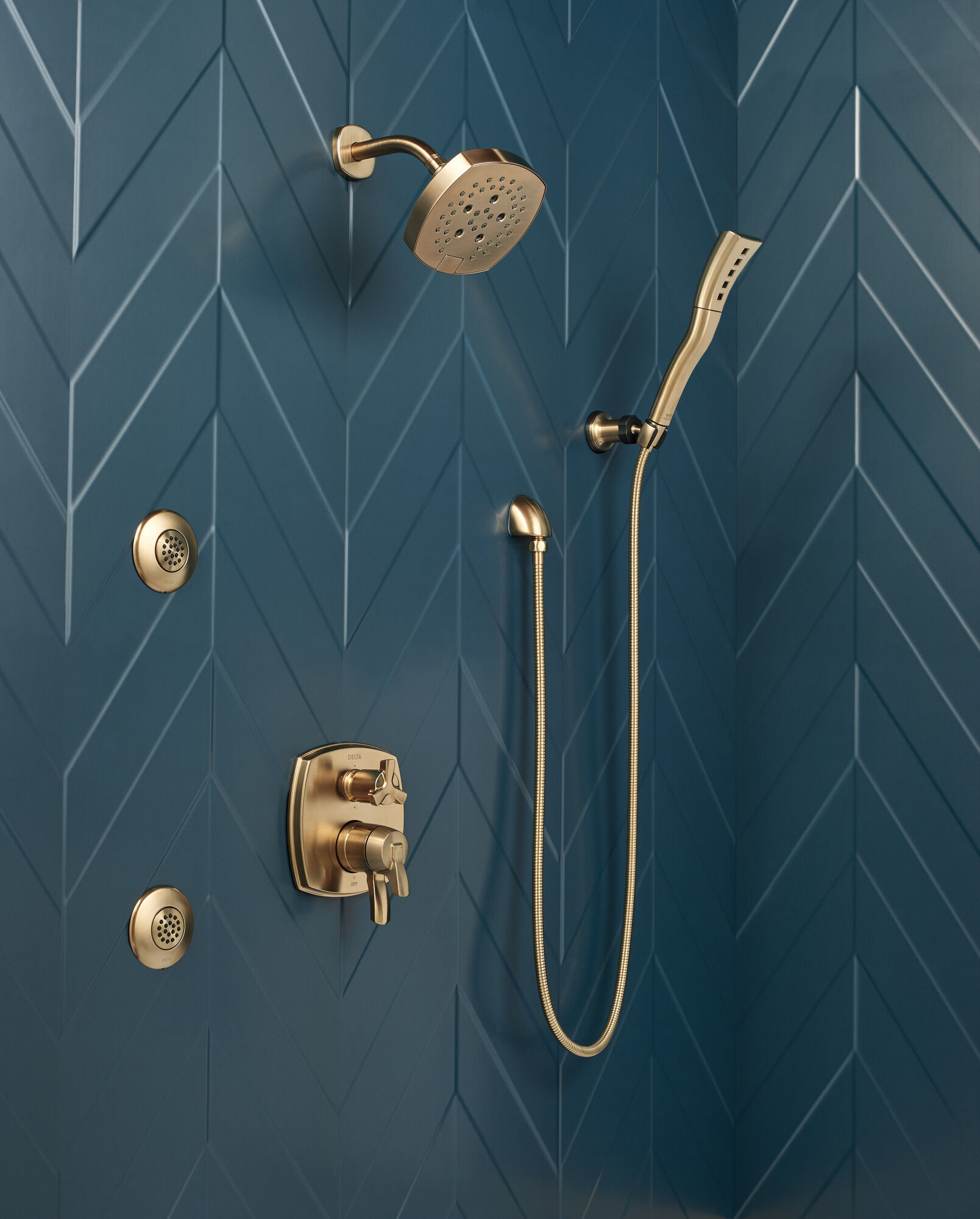 52663-CZ Насадка для душа H2Okinetic с 5 настройками Delta Faucet Universal Showering Шампанское бронза  - Вид №5