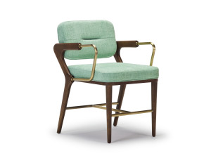 Тканевый стул с подлокотниками