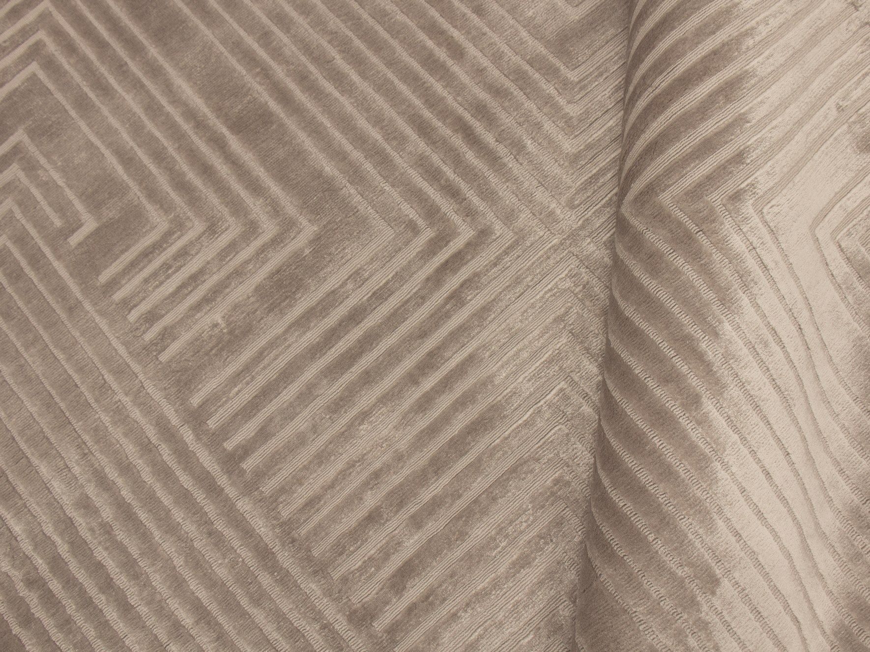 Прямоугольный ковер ручной работы из шелка с геометрическим рисунком Edition Bougainville Чарльстон ARCH-00036102 - Вид №2