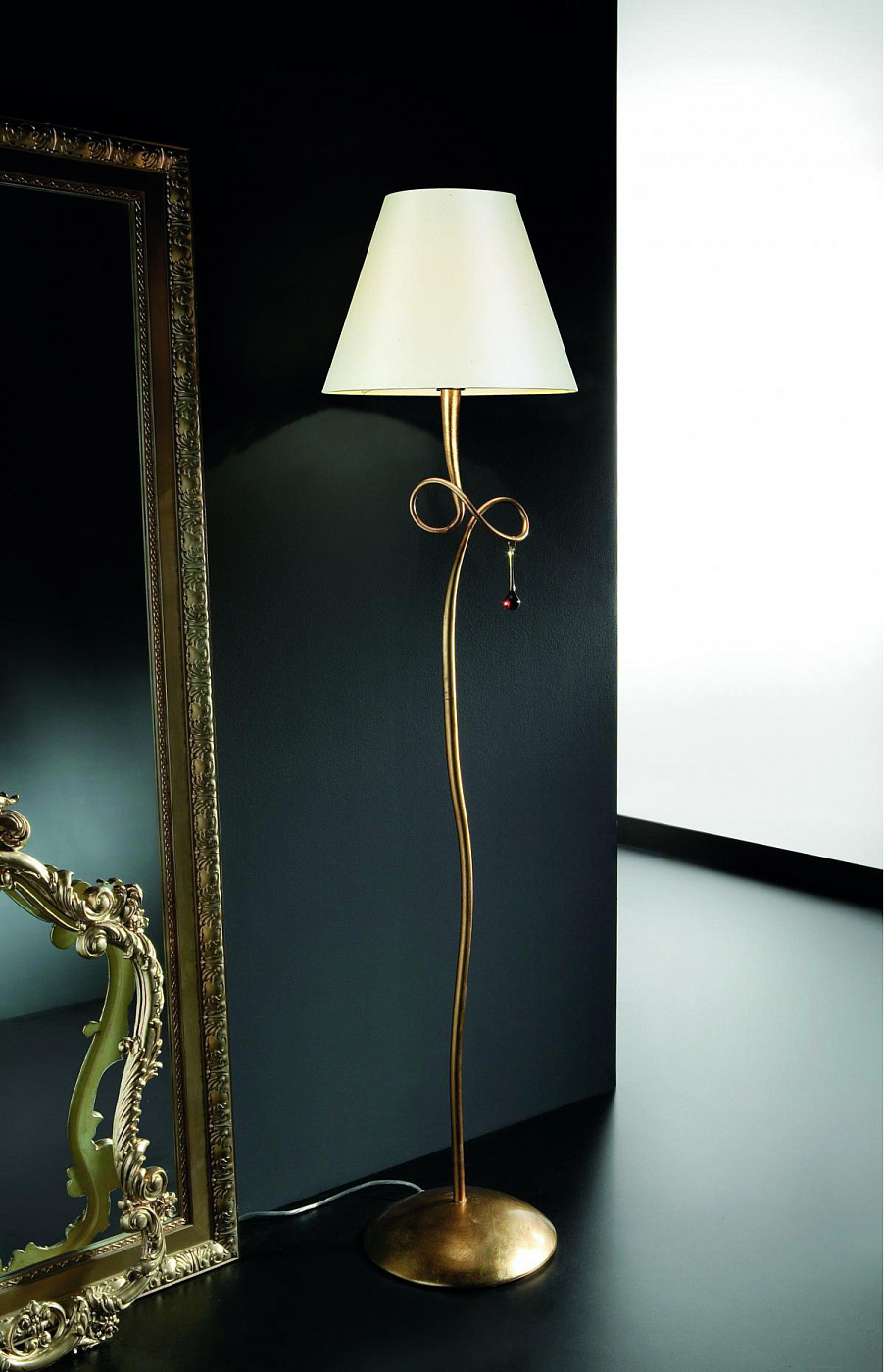 075199 Торшер черный Mantra Paola