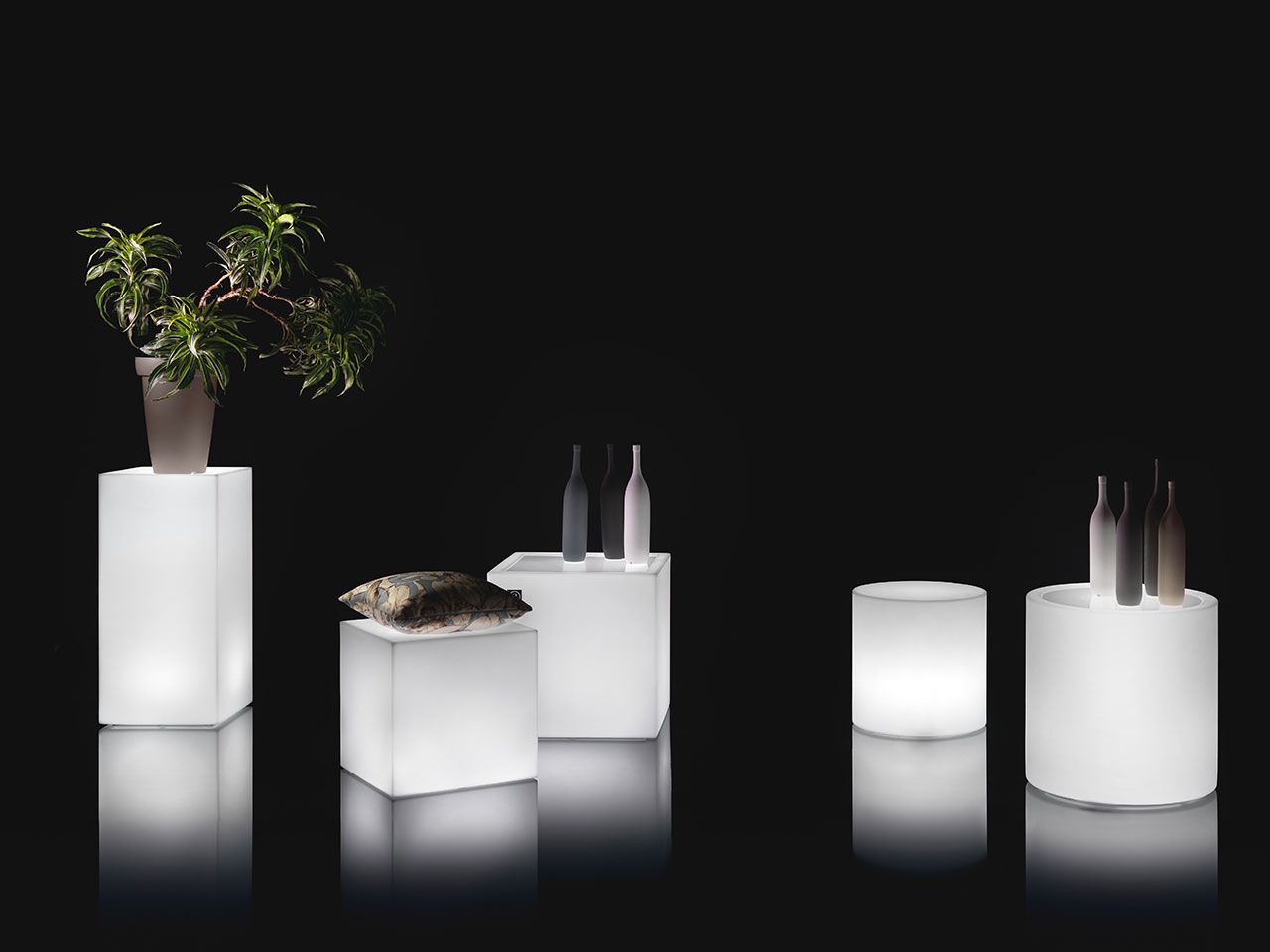 Светящийся постамент из полиэтилена Lyxo Design блок ARCH-00137270