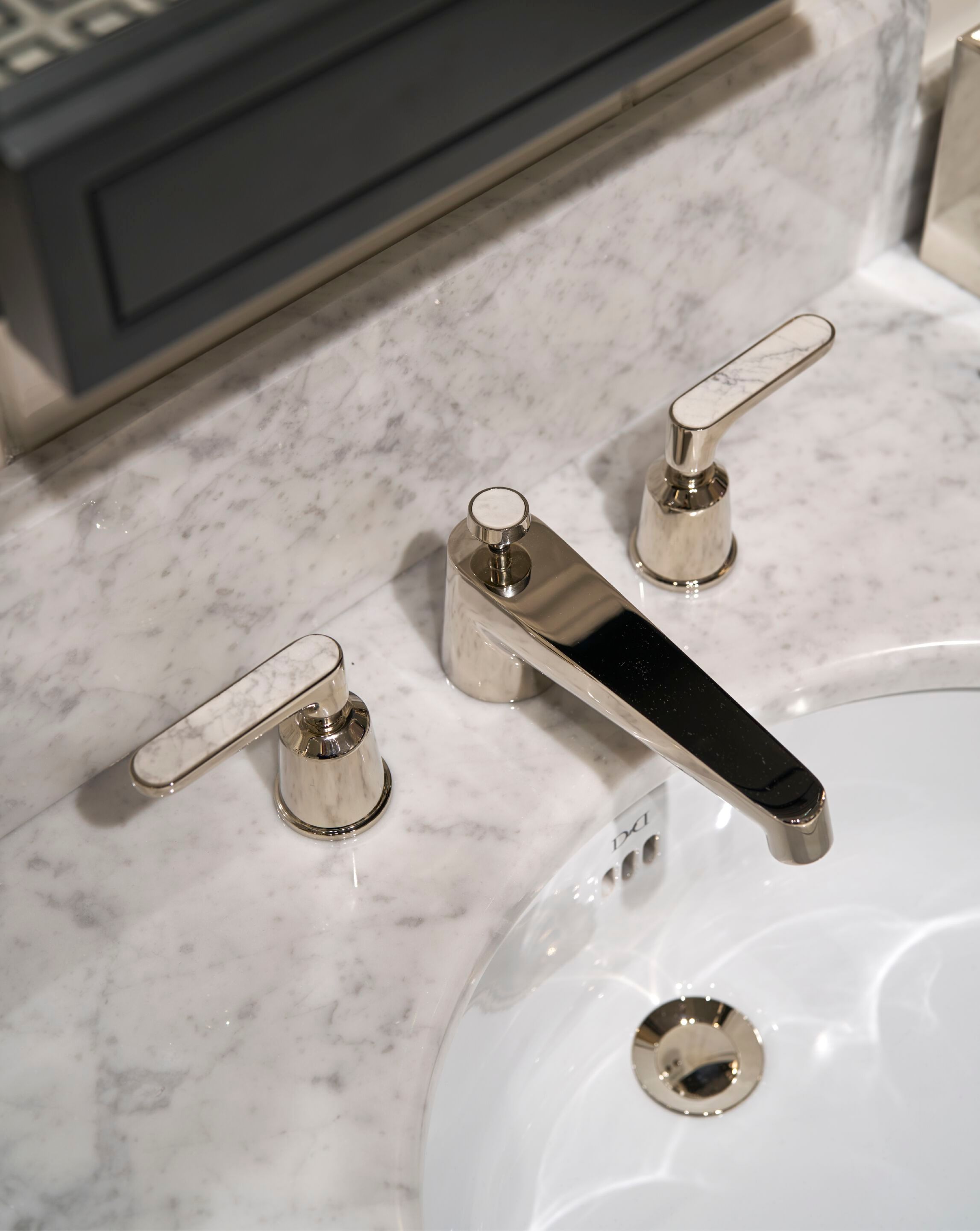 Смеситель для раковины с 3 отверстиями Devon&Devon Twenties ARCH-00098972 - Вид №1