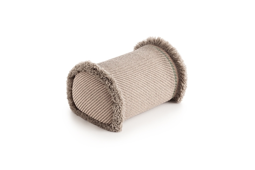 070652 Подушка-ролл GL Diagonal almond-ivory большая GAN Garden Layers - Вид №2