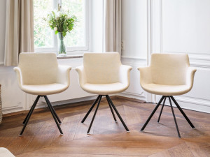 Стул на насесте с подлокотниками