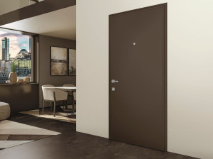 Бронированная входная дверь