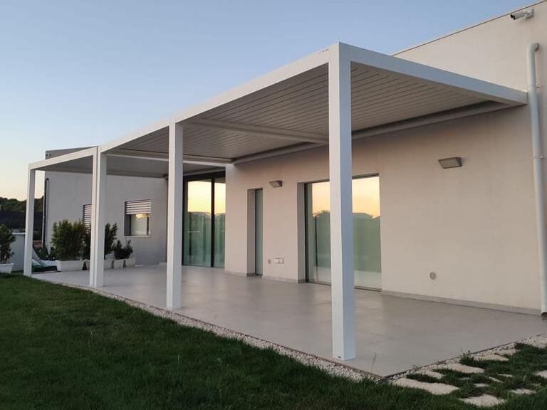 Пергола из алюминия с поворотными пластинами Mv Line Биоклиматика ARCH-00040797