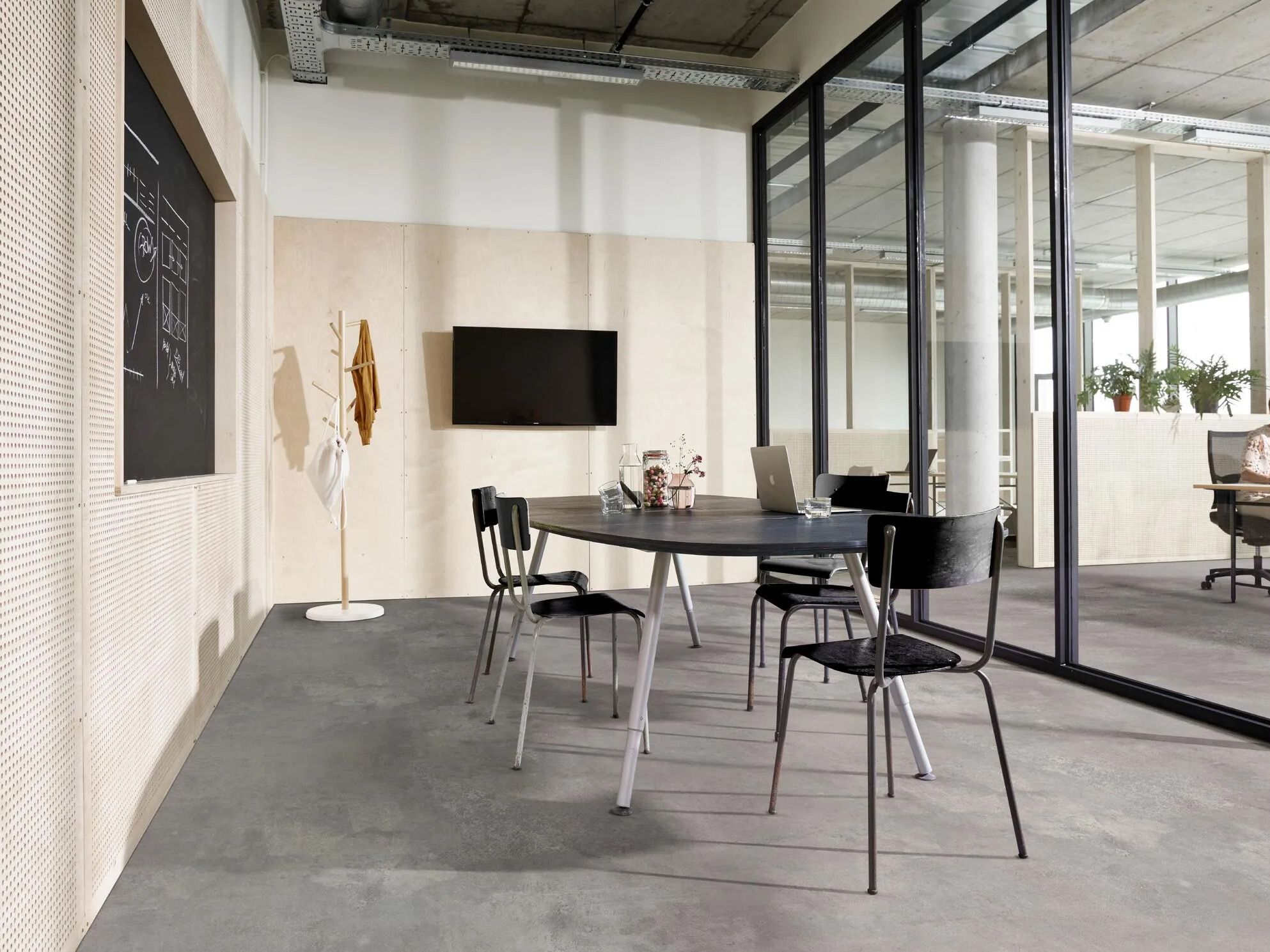 Противоскользящий виниловый пол с эффектом цемента BEAUFLOR Phoni-Xtreme ARCH-00046937