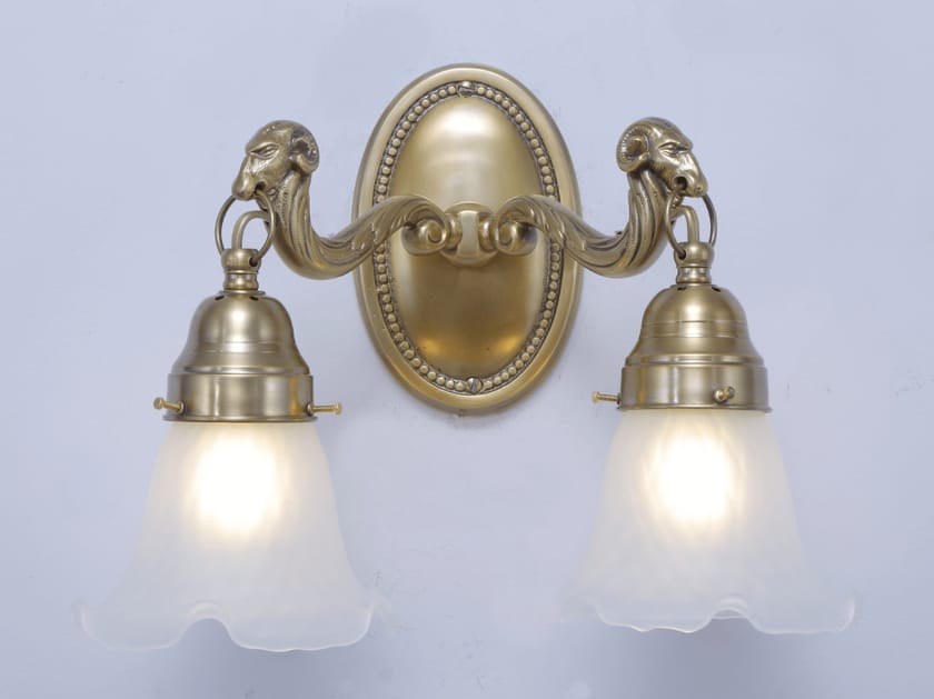 Классический стиль металлический настенный светильник Patinas Lighting Eger ARCH-00052413