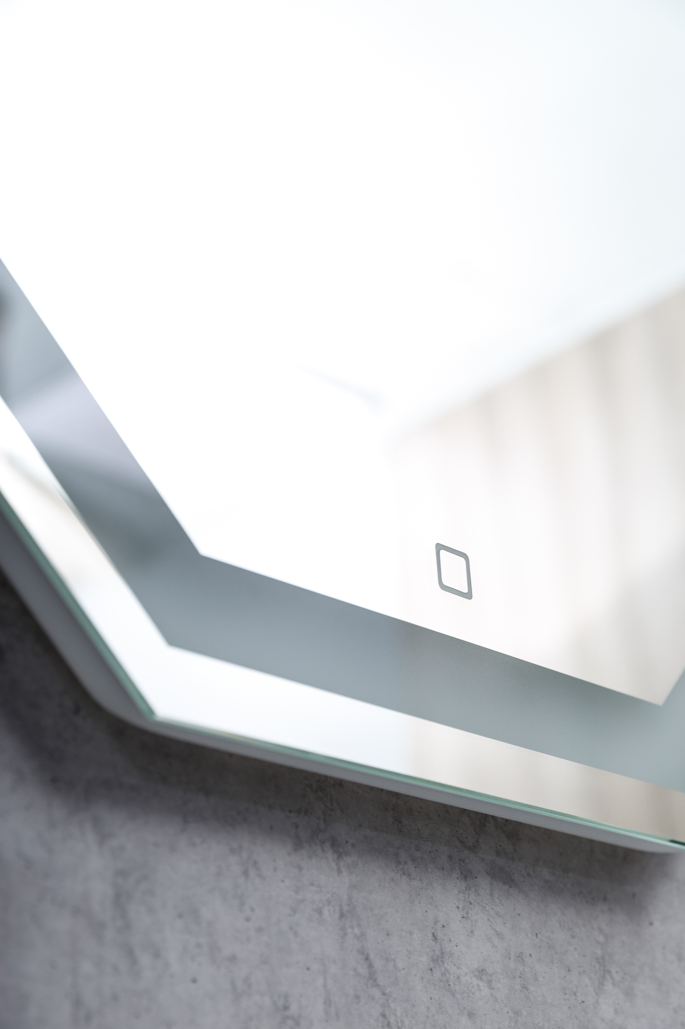 Зеркало с встроенным светильником и сенсорным выключателем BelBagno SPC-OTT-800-800-LED-TCH  - Вид №3