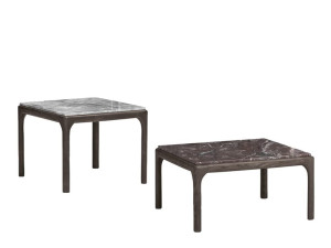 Квадратный стол для сервировки