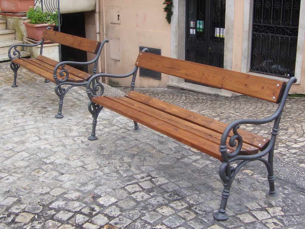 Сосновая скамья с подлокотниками EUROCOMITALIA классическая мебель ARCH-00118254 - Вид №2