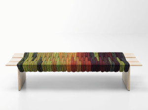 Скамья из массива ясеня и ткани