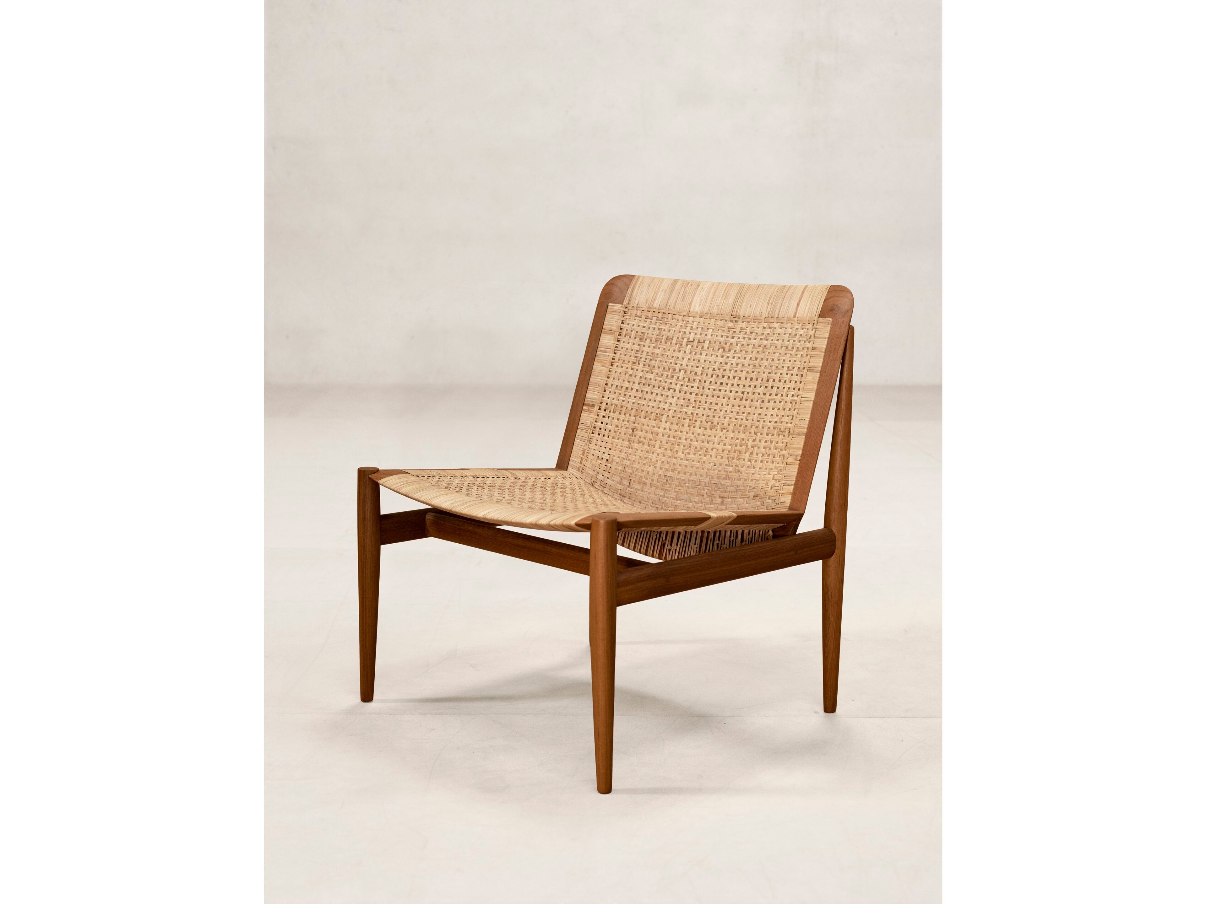 Стул из тикового дерева Phantom Hands Tangāli ARCH-00060356 - Вид №3