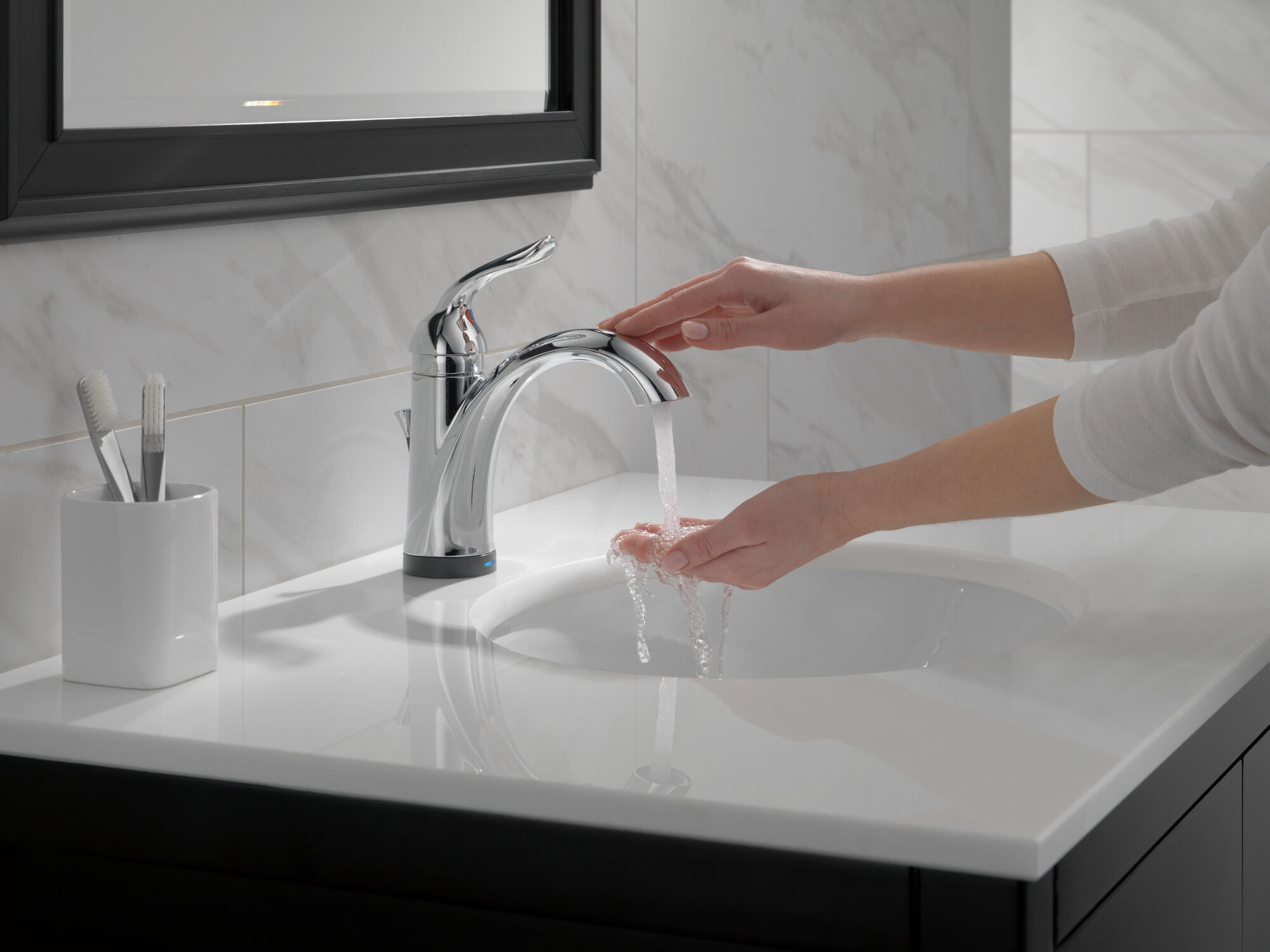 538T-DST Смеситель для ванной с одной ручкой с технологией Touch2O.xt® Delta Faucet Lahara Хром  - Вид №6