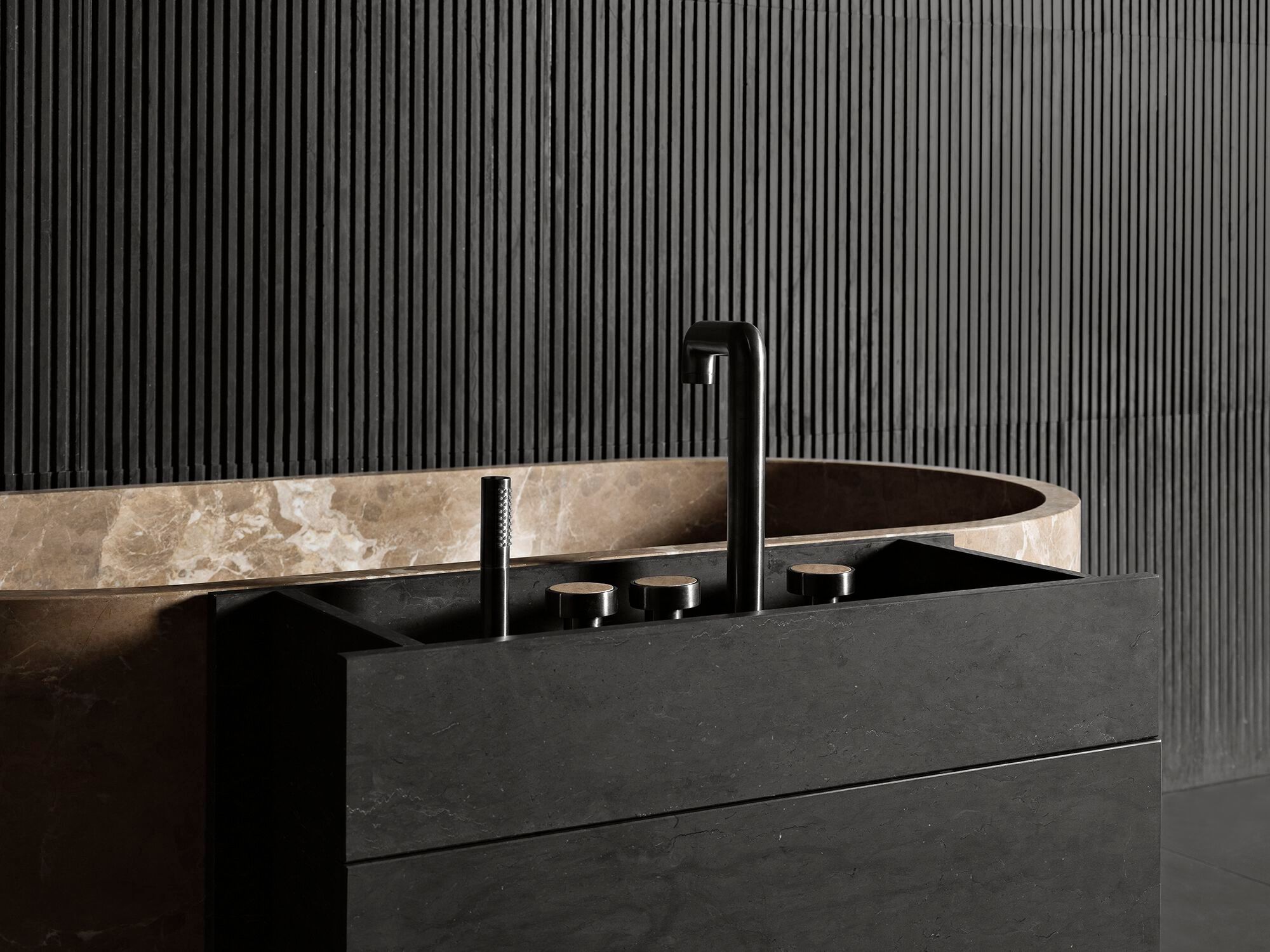 Мраморный напольный шкаф для ванной комнаты с ящиками LUCE DI CARRARA Passage ARCH-00093102 - Вид №1