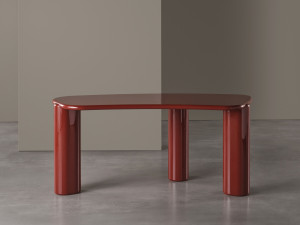 Лакированный письменный стол