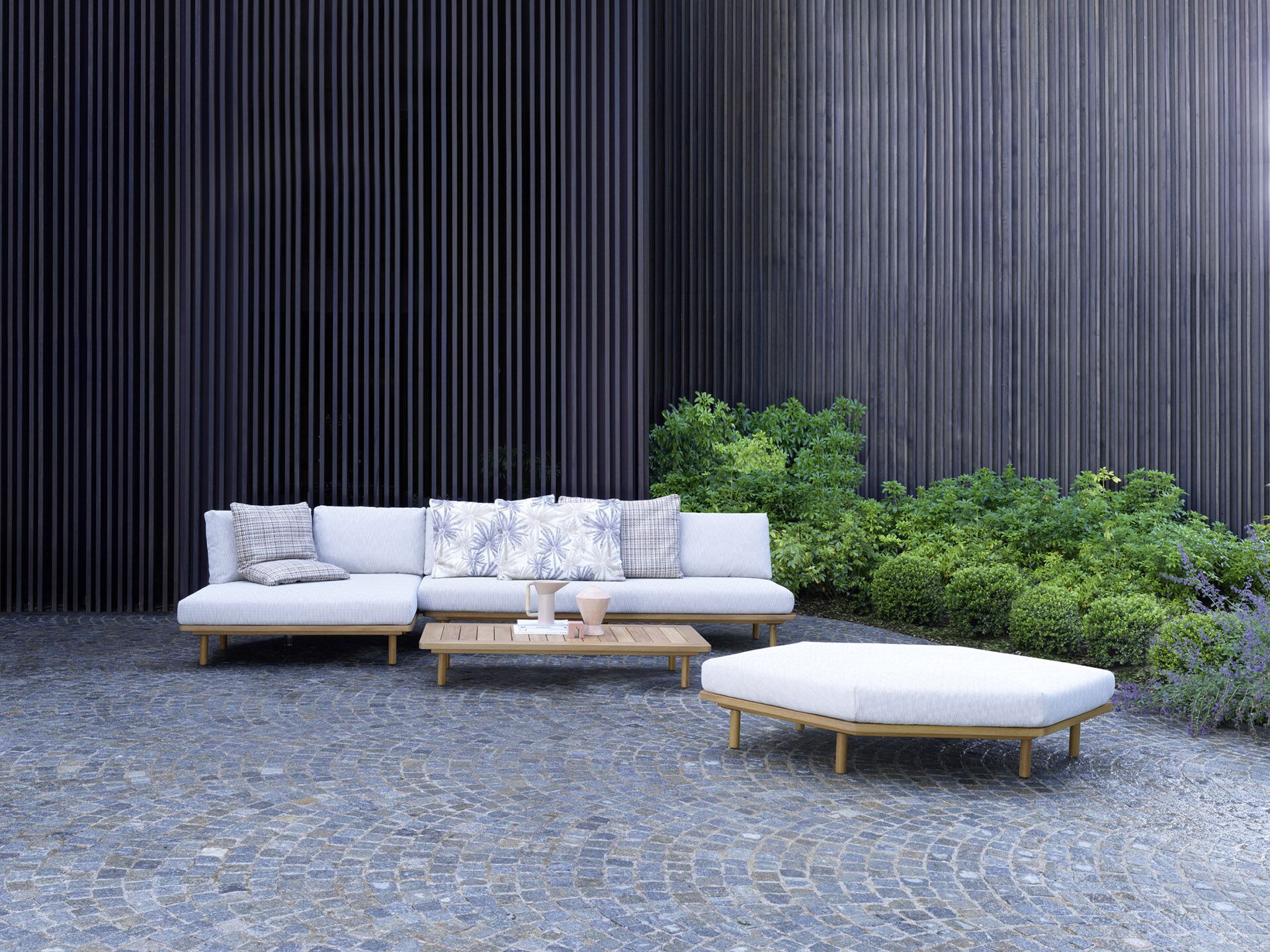 Угловой садовый диван из ткани Varaschin Эмма ARCH-00091774 - Вид №1