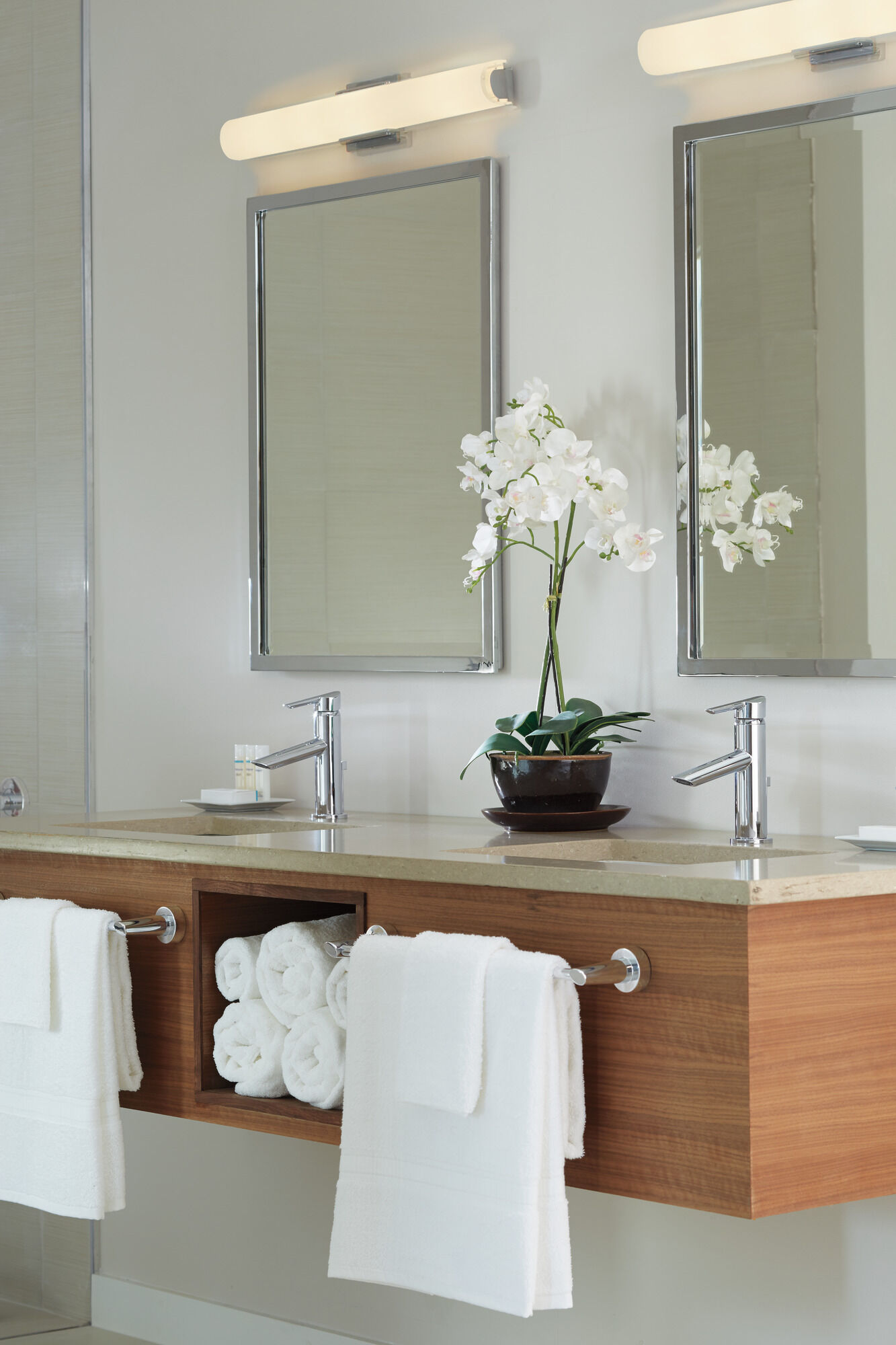 Вешалка для полотенец 18 дюймов Delta Faucet 77118-SS - Вид №4