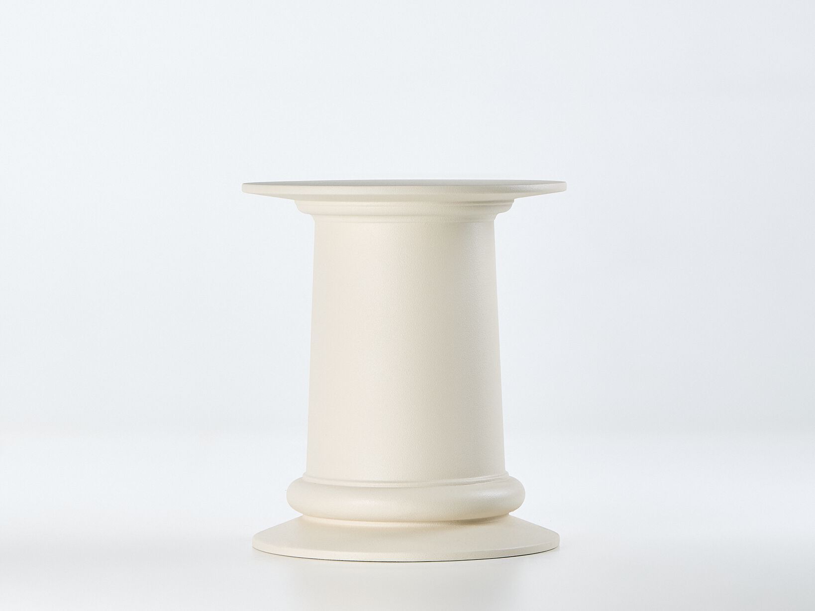 Перерабатываемый двухкомпонентный круглый садовый столик из смолы Ellemura ARCH-00026881