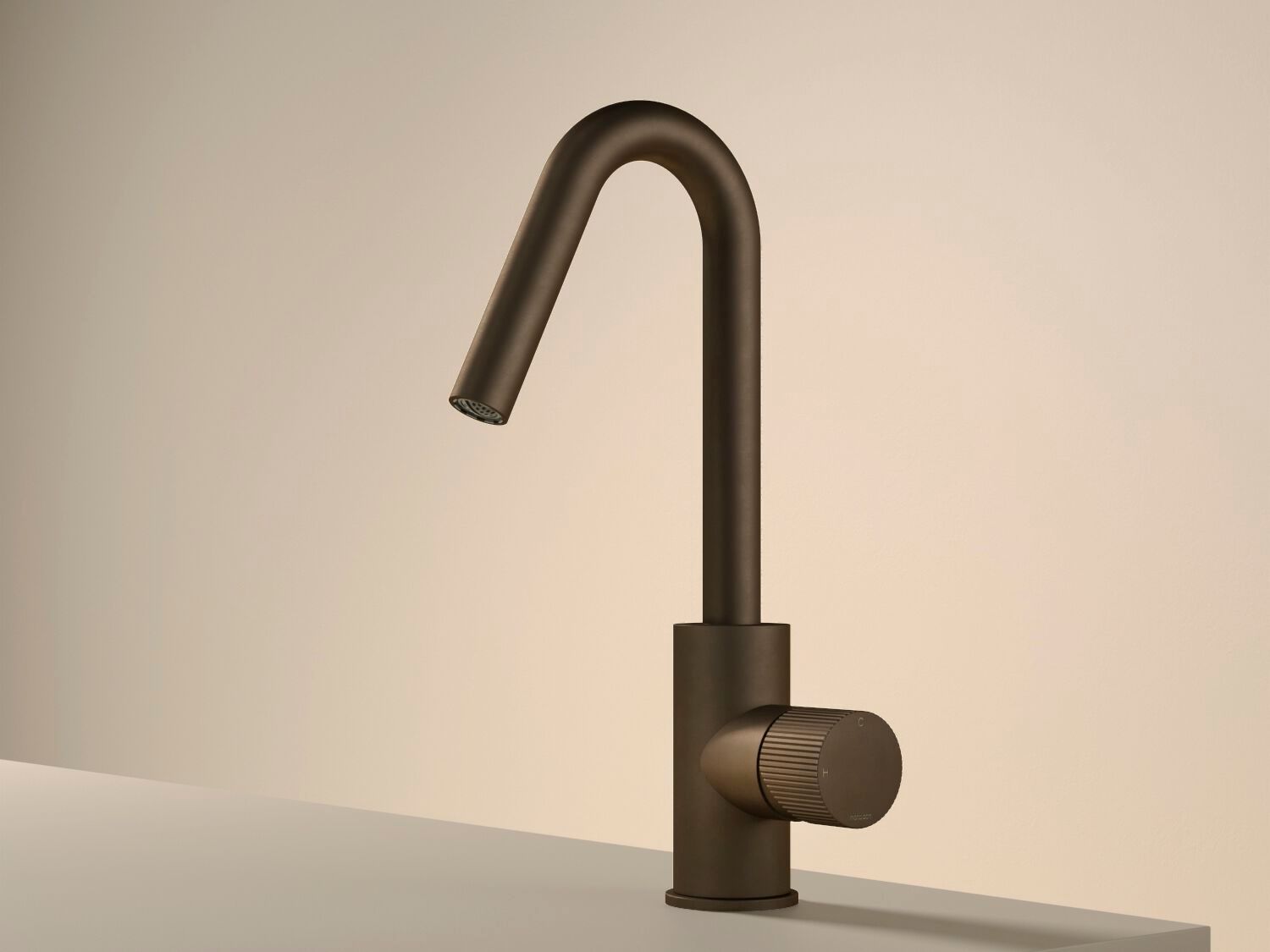 Смеситель для раковины из латуни с регулируемым горлышком Hotbath Guy ARCH-00142779 - Вид №1