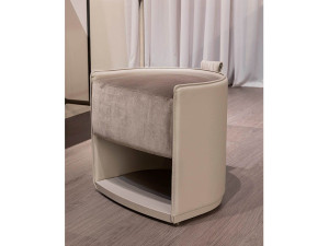 Пуфик из кожи и бархата с подставкой для журналов