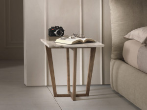 Квадратный журнальный столик с мраморной столешницей