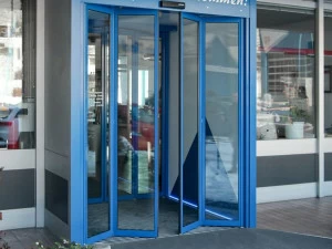 GEZE Автоматическая складывающаяся входная дверь Geze slimdrive