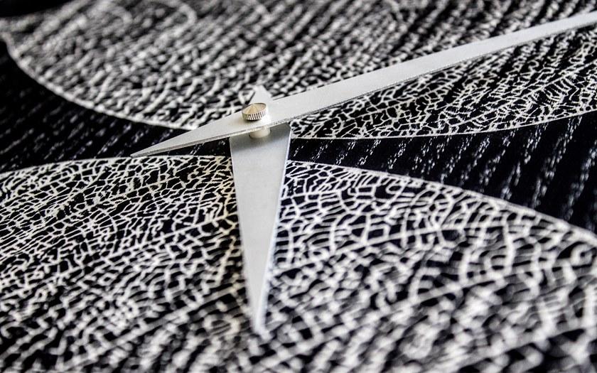 LIGNIS® Настенные часы из дерева с инкрустацией или лепниной Dolcevita nature 10.063 / 10.141 - Вид №2