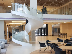 Винтовая лестница Corian®