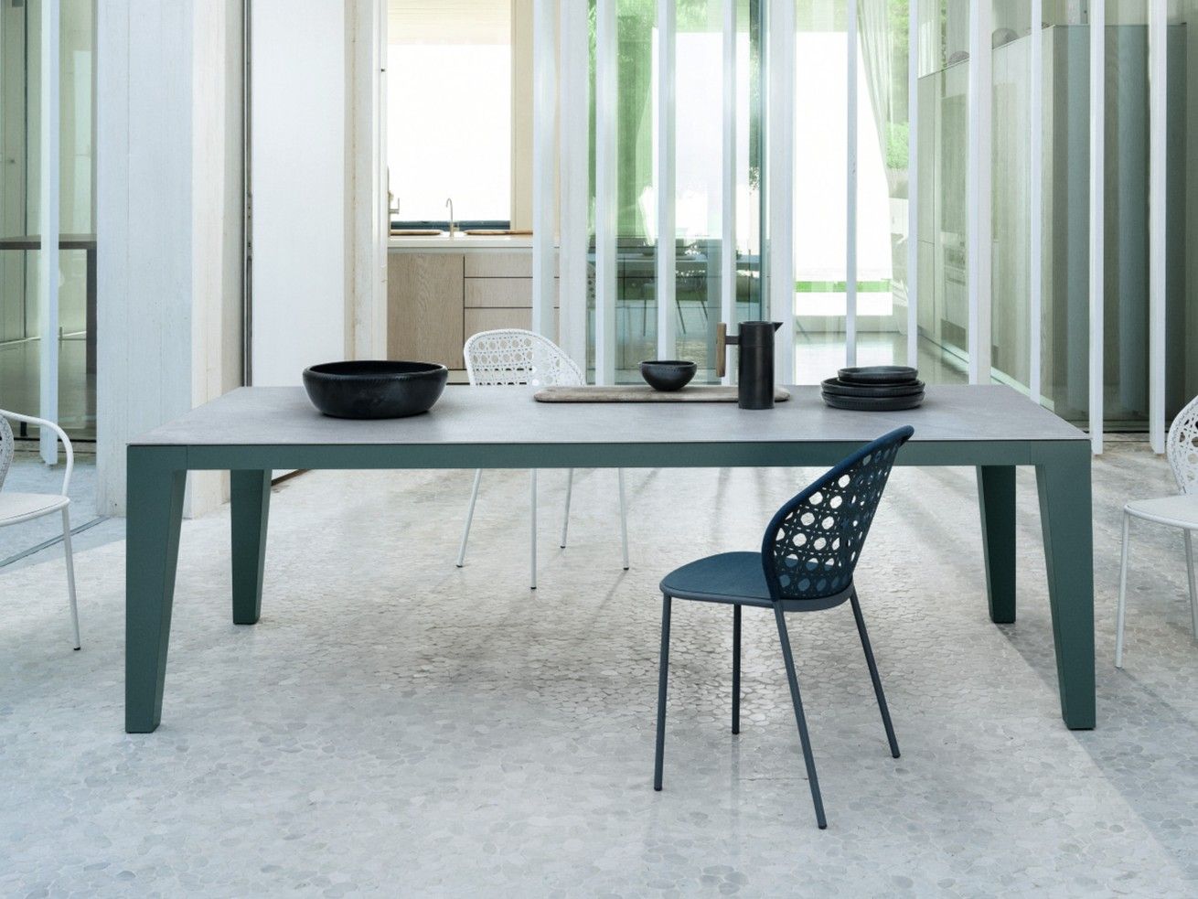 Прямоугольный садовый стол из керамогранита Lecce Stone Gervasoni Gervasoni Outdoor ARCH-00134516